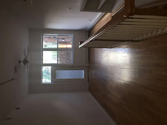Rented by City Express Realty & Management Corp | media 42