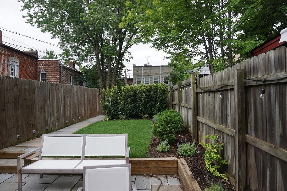 2 bed, 1.5 bath, 1168 sqft, $3,600 — Photo 2