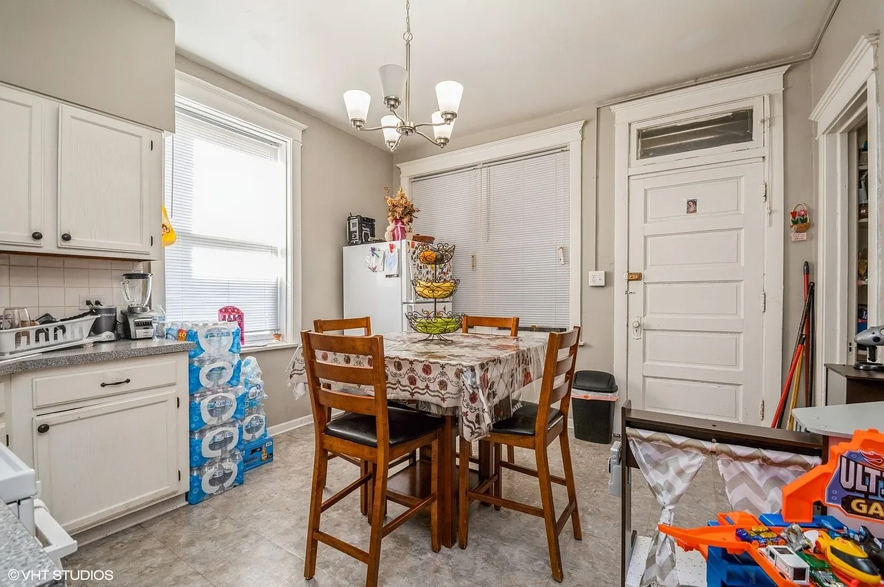 2 bed, 1100 sqft, $1,475 — Photo 2