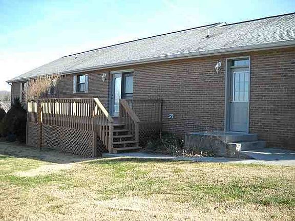 3rd image of 2737 Wisteria Dr