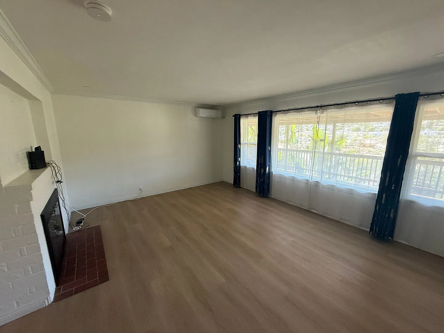 Beautifully Remodeled 3 Bedroom 2 Bath Home with Stunning Panoramic Views in Monterey Park! — Photo 4
