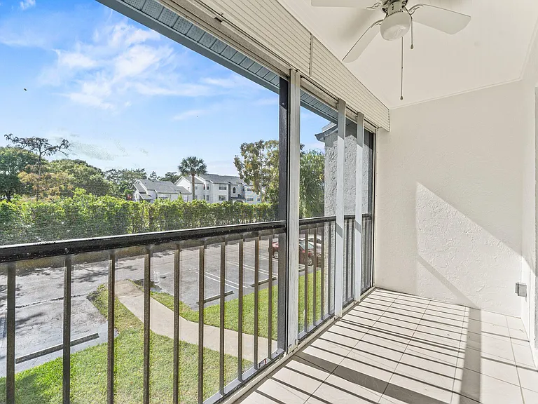 1117 Green Pine Blvd #D2 — Photo 4