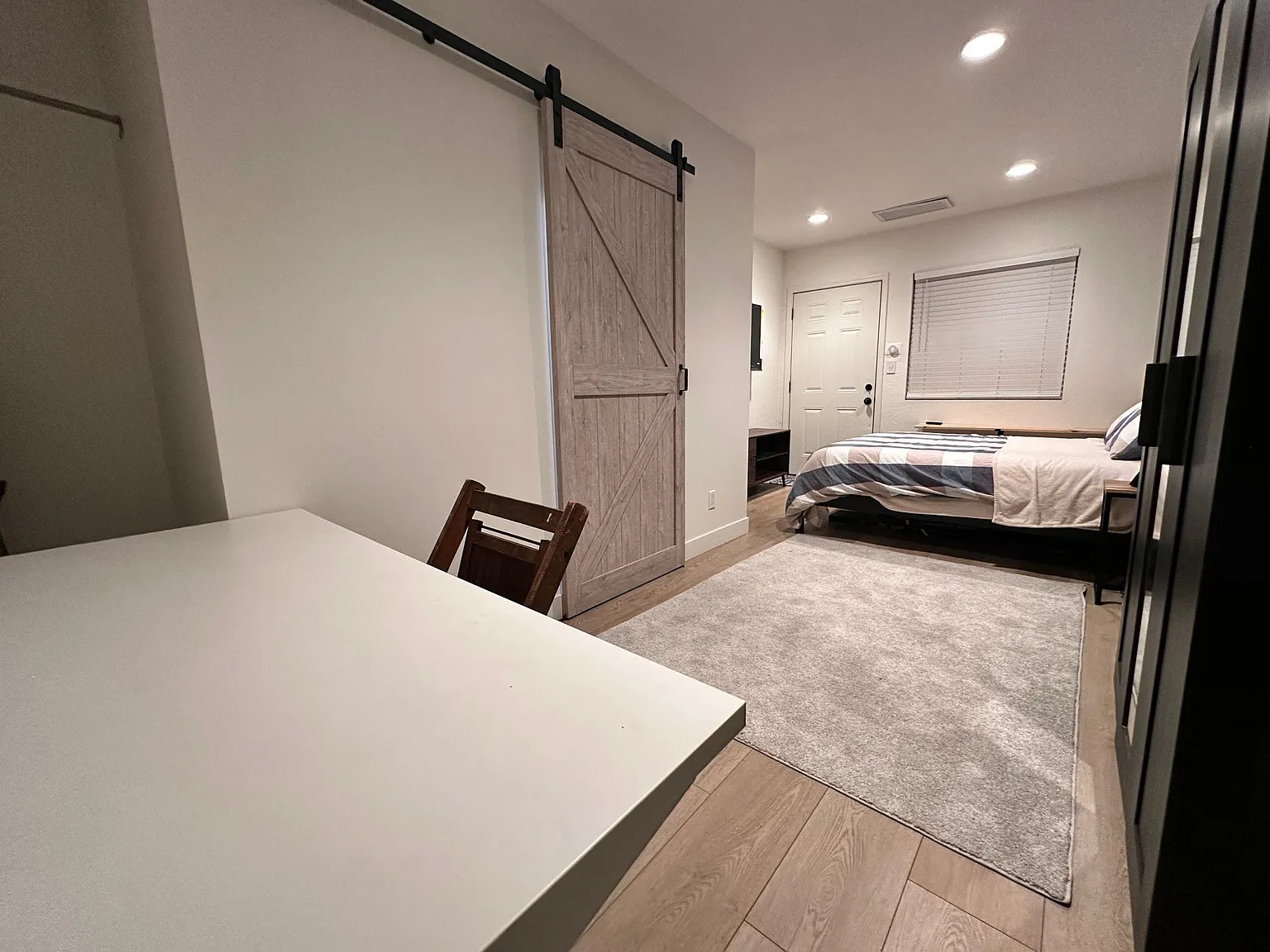 1 bed, 650 sqft, $2,200 — Photo 2
