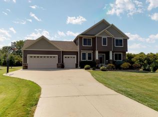 208 Lincoln Dr NE, Racine, MN 55967