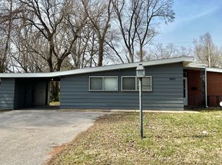 8427 Bayberry Dr, Saint Louis, MO