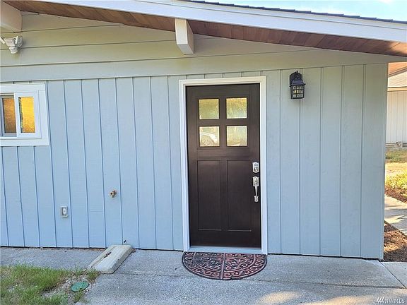 2nd image of 1359 Crestview Dr