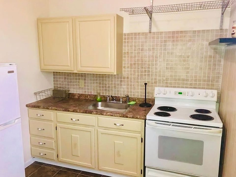 1st image of 913 Nott St Floor 2
