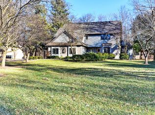 305 Annettes Ln, Sugar Grove, IL 60554