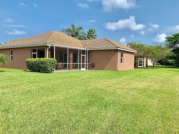2nd image of 1896 Coconut Palm Cir