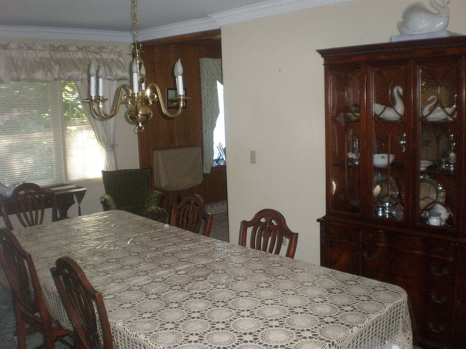 Large formal Dining Room