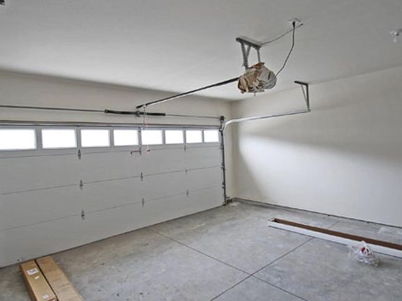 5th image of 207 NW Meadow Lakes Dr