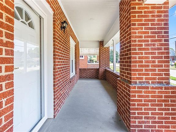4th image of 1103 Gorrell St