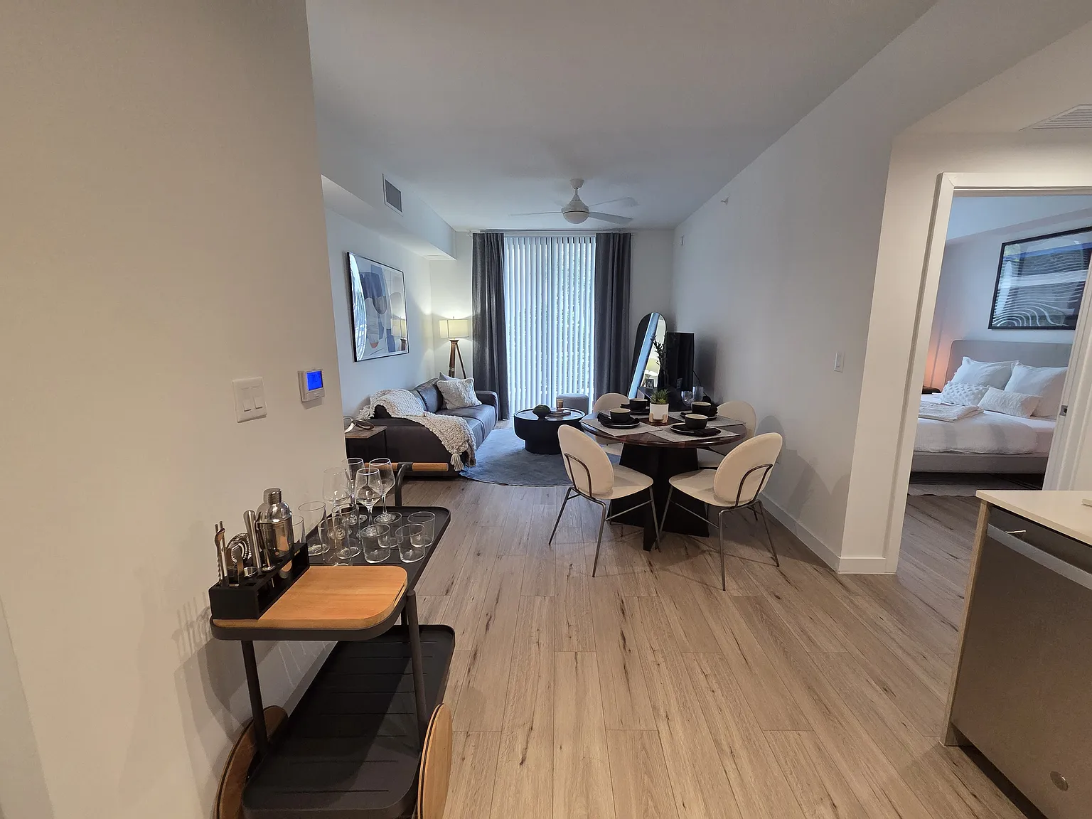 2 bed, 981 sqft, $2,539 — Photo 4