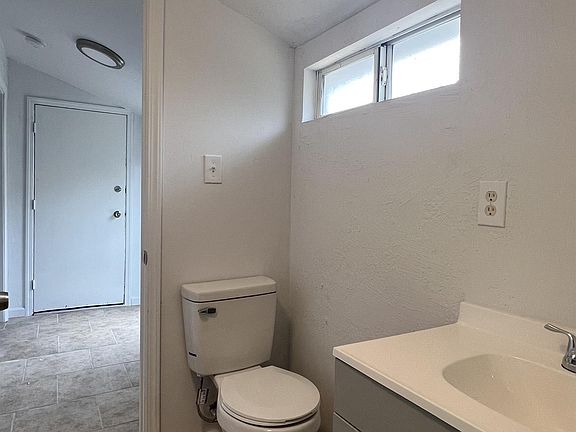 3rd image of 571 E Naranjo Blvd #4