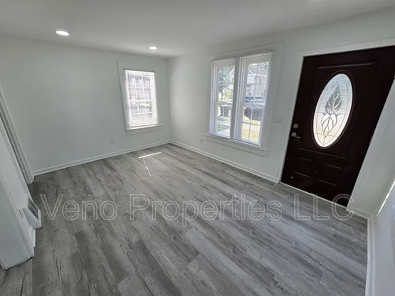 133 Bay St #A — Photo 9