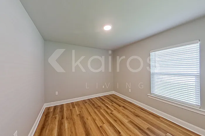 13724 Willowmore Dr — Photo 8