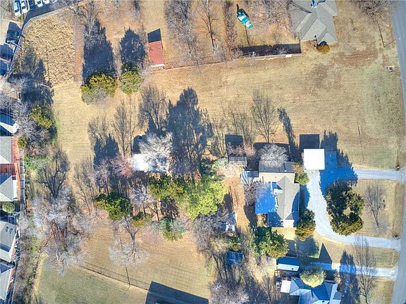 5th image of 2839 Guilford Ln