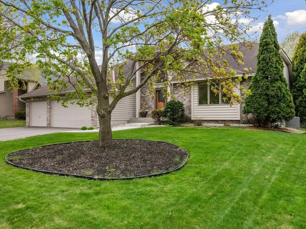 7373 Moonlight Ln, Eden Prairie, MN 55346