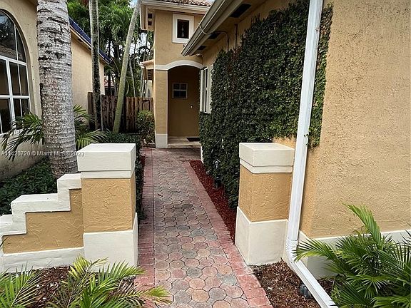 5th image of 9110 SW 162nd St