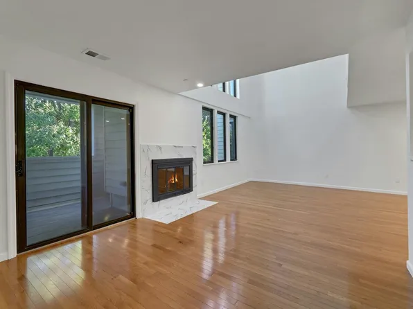 726 Mainsail Lane image 9 of 39