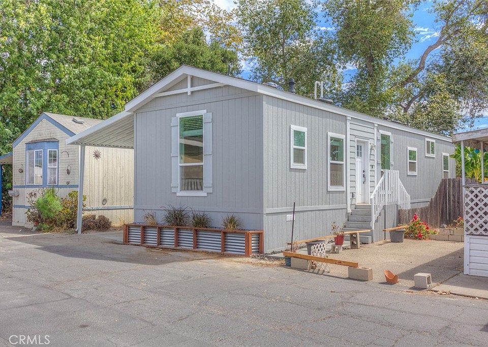 1st image of 520 Pine Ave Space 11