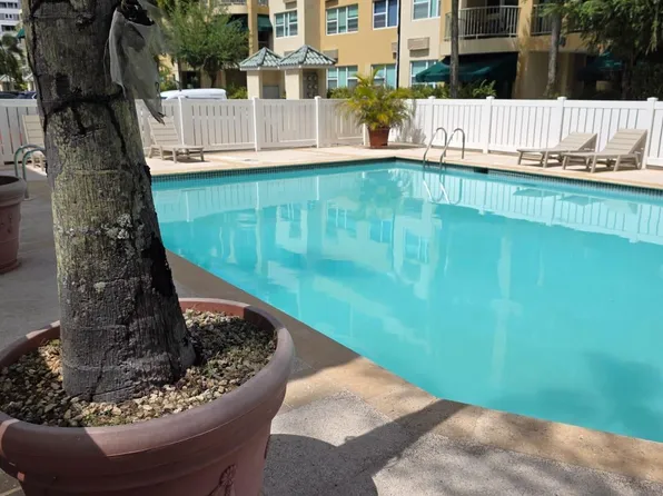 203 Avenue Laguna 431 #2, Carolina, PR 00979