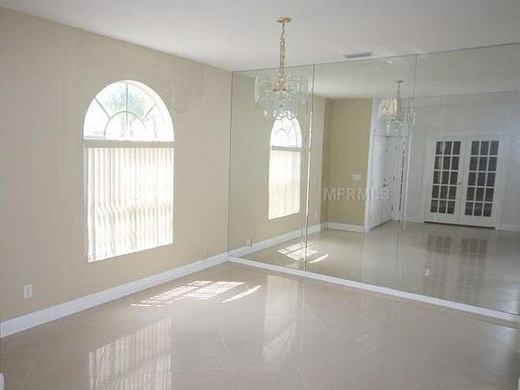 5th image of 10322 Meadow Crossing Dr