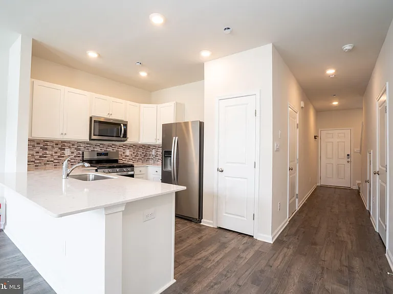 172 Mazzeo Dr — Photo 6