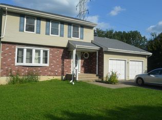 30 Miara St, Parlin, NJ 08859