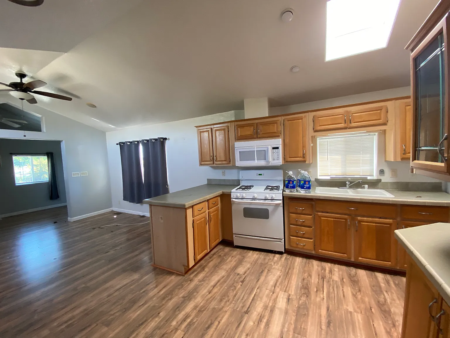 866 Tehama Ave — Photo 3