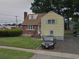 94 Broadway, New Hyde Park, NY 11040