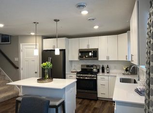 1115 Middlefield Rd, Hamel, MN 55340