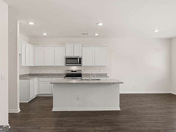 3rd image of 11953 Aukerman Way