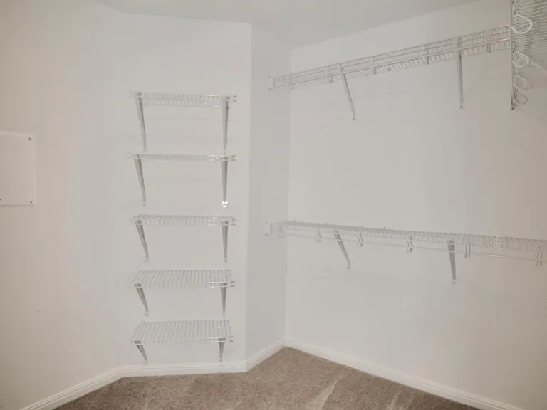 136 Maywood Ln — Photo 12