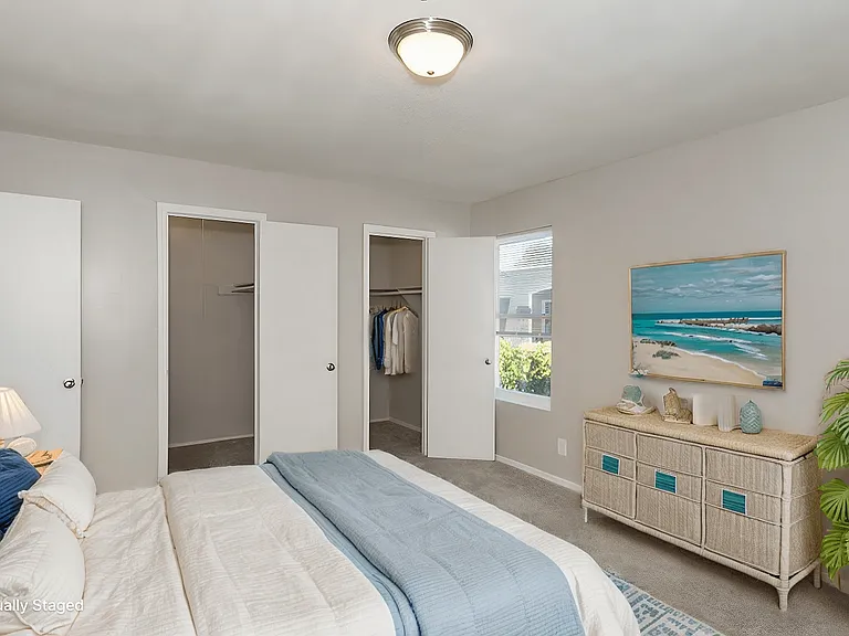 Ravenwood Apartments — Photo 4