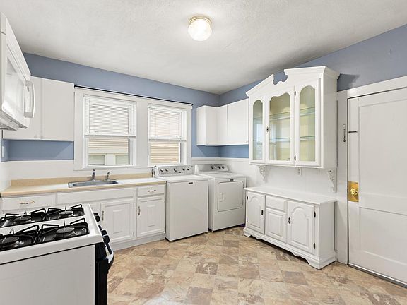 5th image of 32 Gourley Rd Floor 1