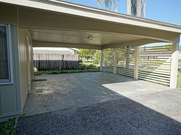 3rd image of 10411 Butia Pl