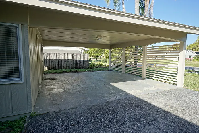 10411 Butia Pl — Photo 3