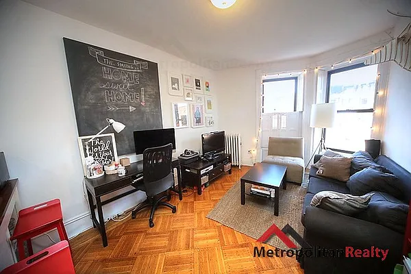 Rented by Metropolitan Realty | media 1