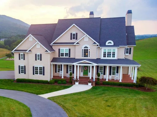 329 Mountvista Ct, Bluefield, VA 24605