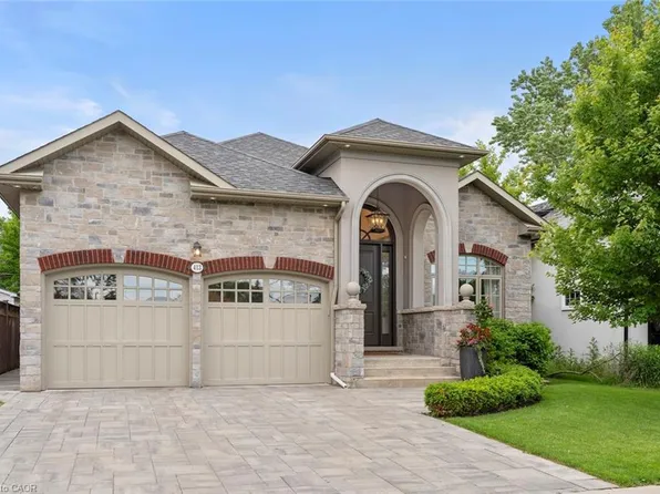 413 Marf Ave, Mississauga, ON L5G 1T2