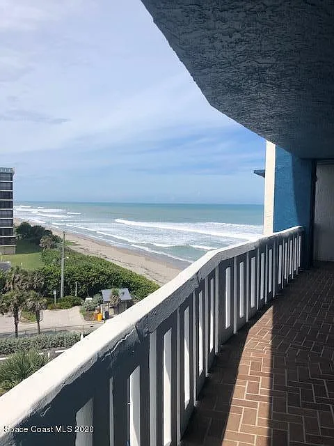 3 bed, 2.0 bath, 1380 sqft, $3,300 — Photo 3