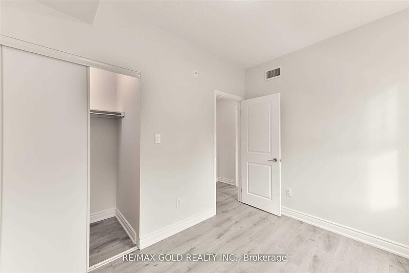 Oakville Townhouse for rent - 2 Bedrooms — photo 22