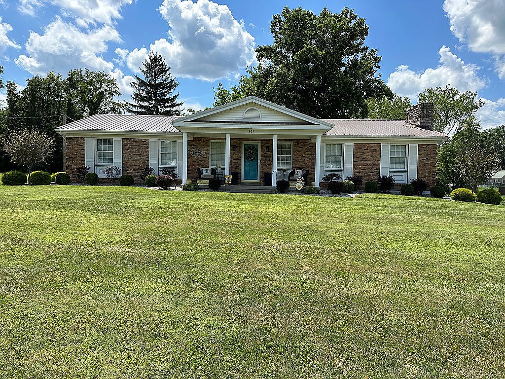 605 Main St, Falmouth, KY 41040 Zillow