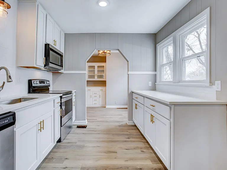 1018 S Vassar Ave — Photo 5