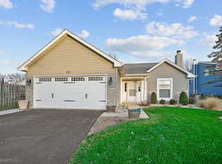 1271 Dogwood Ct, Elgin, IL