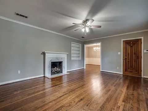 2nd image of 1126 Buck Ave