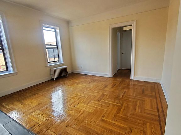 5th image of 3225 93rd St #16B