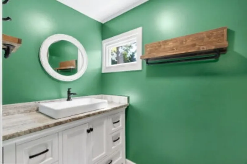 3 bed, 2.0 bath, 1320 sqft, $2,400 — Photo 4