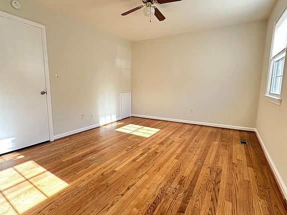 4th image of 120 Janney Ct